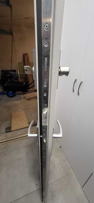 Drzwi Antywłamaniowe B-30 Pol-skone z zamkami