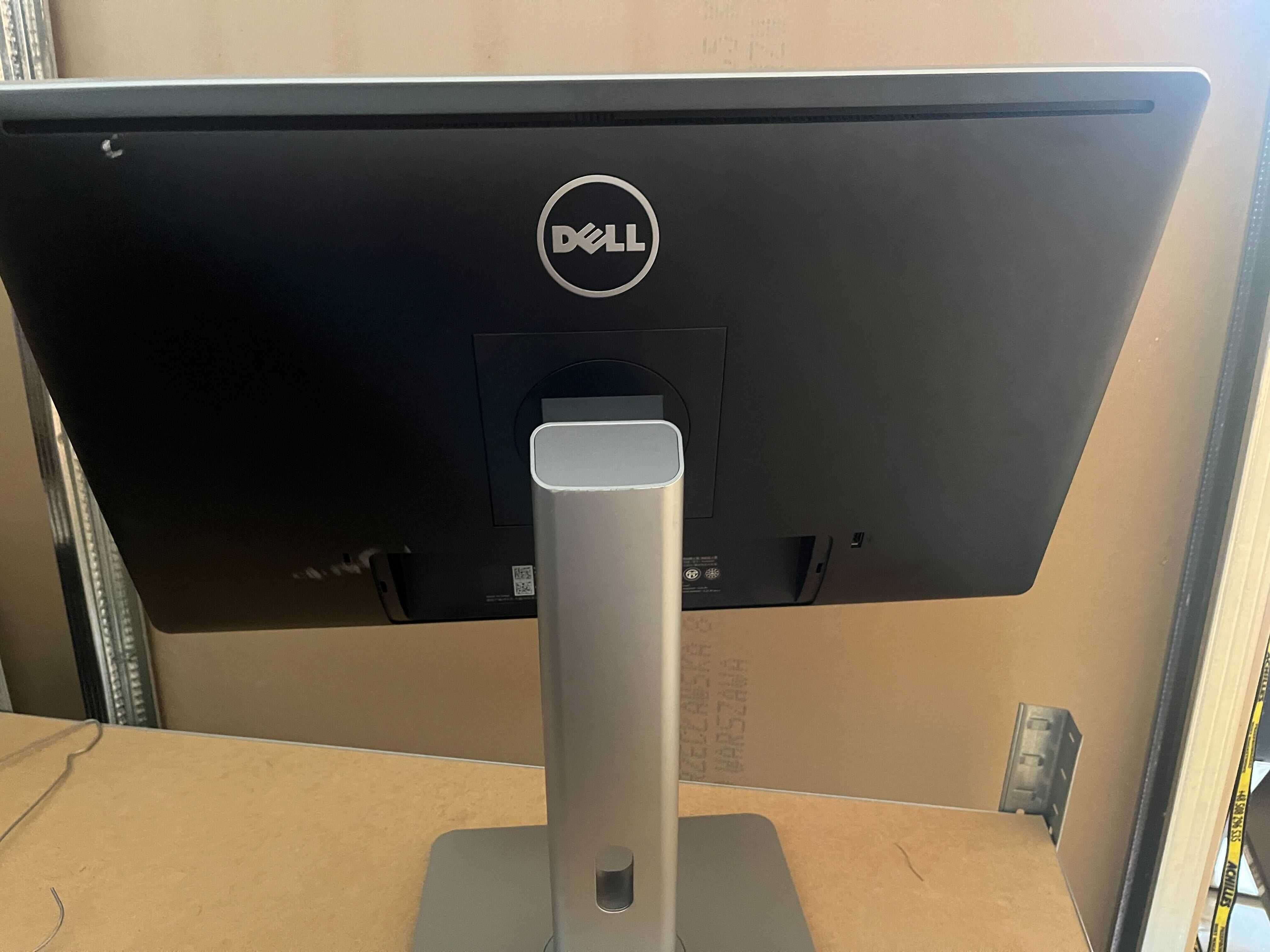 Monitor Dell model P2416Db