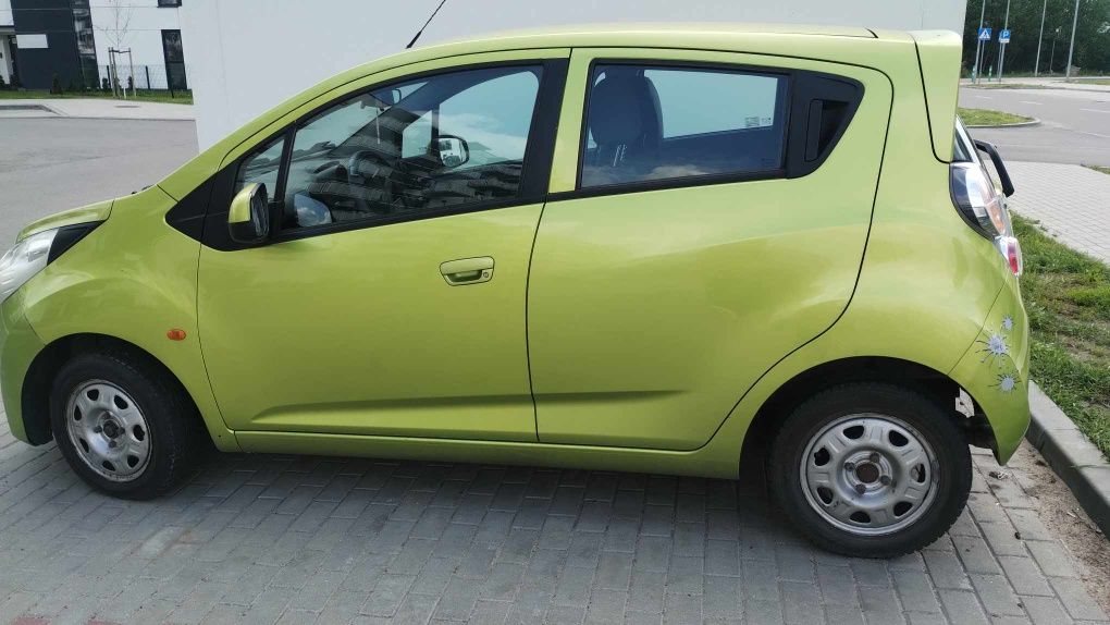 Chevrolet Spark LS kolor limonkowy