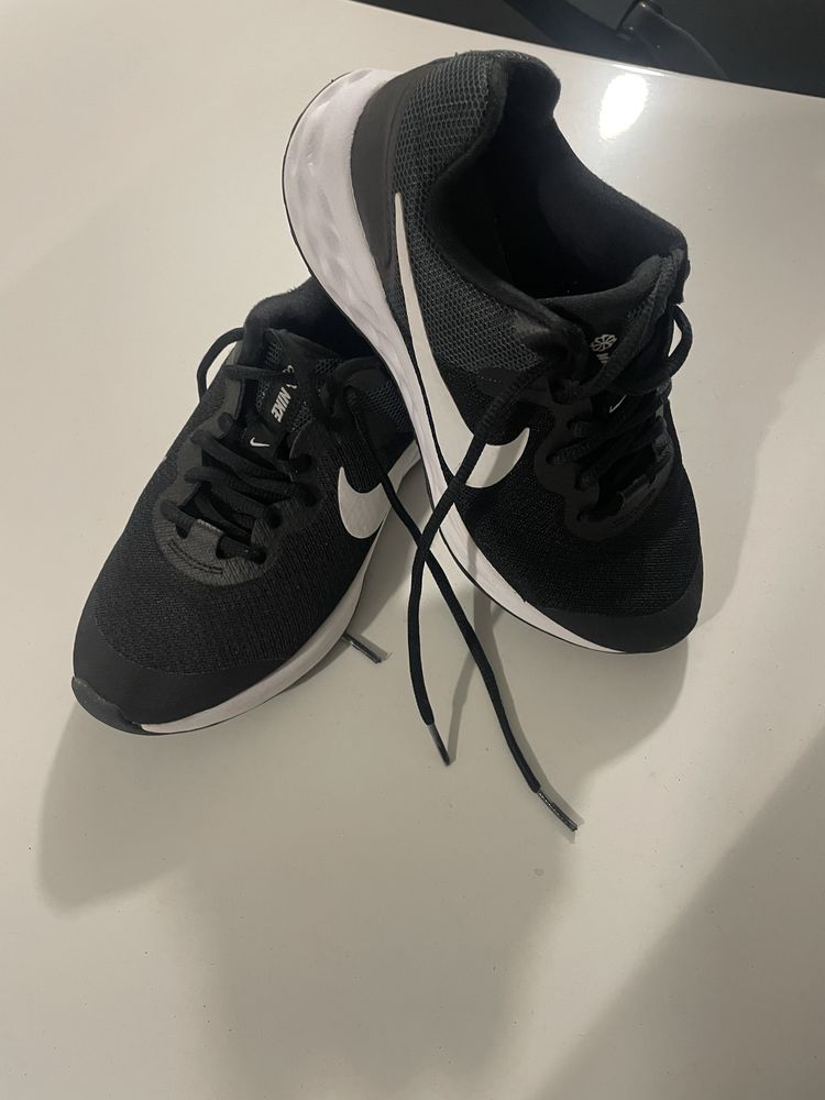 Vendo sapatilhas nike n 36