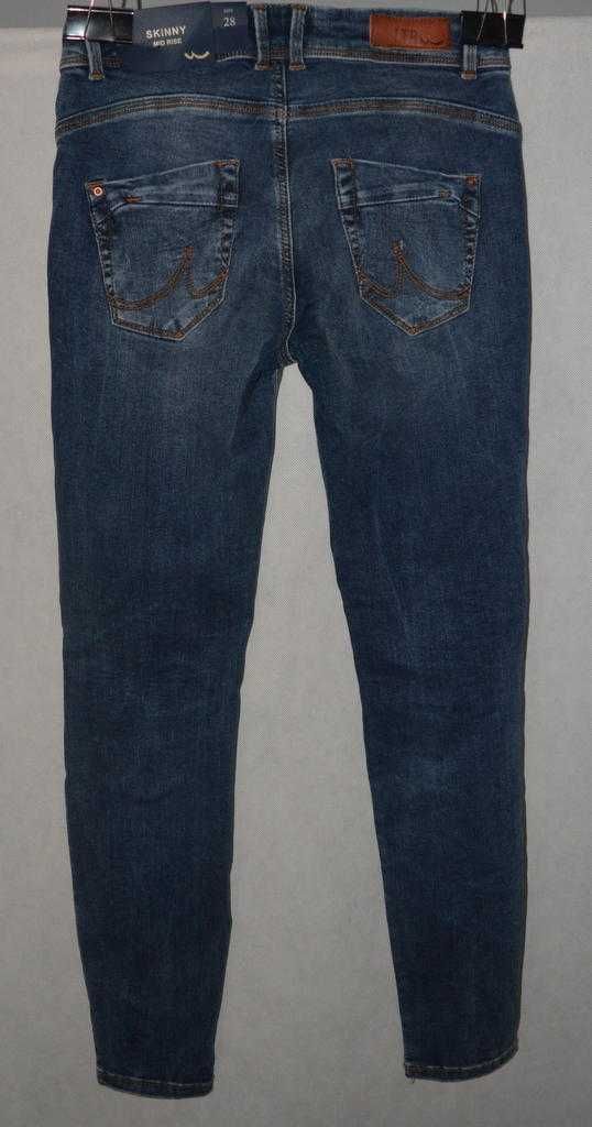 Elastyczne jeansy rurki LTB 28