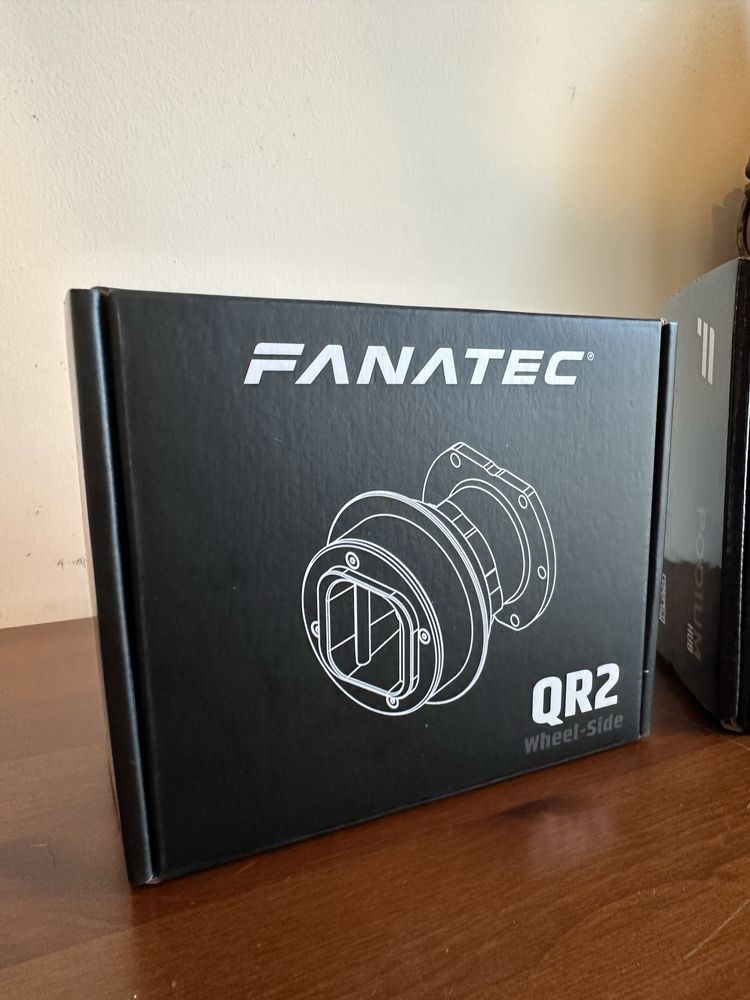 FANATEC PODIUM HUB + QR2 WHEEL-SIDE