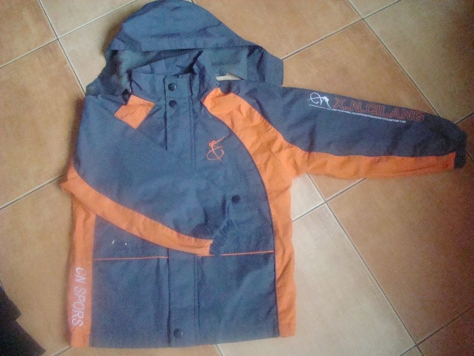 kurtka sportowa przejściowa jesienno-wiosenna r.134/140