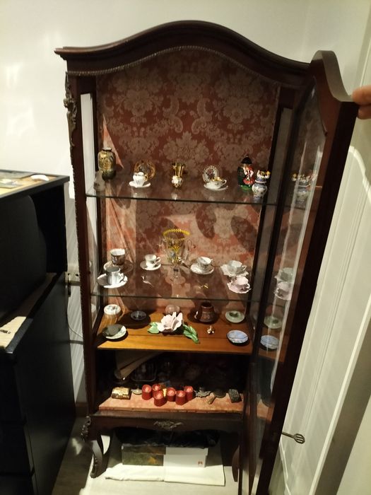 Vitrine muito antiga