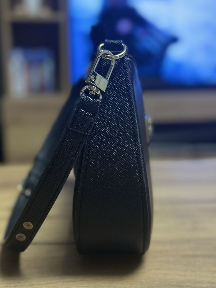 Сумка Guess черная