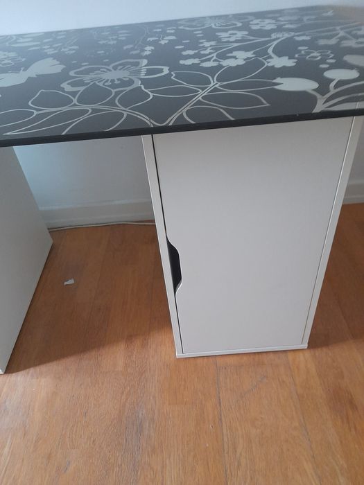 Mesa escritório com tampo em vidro