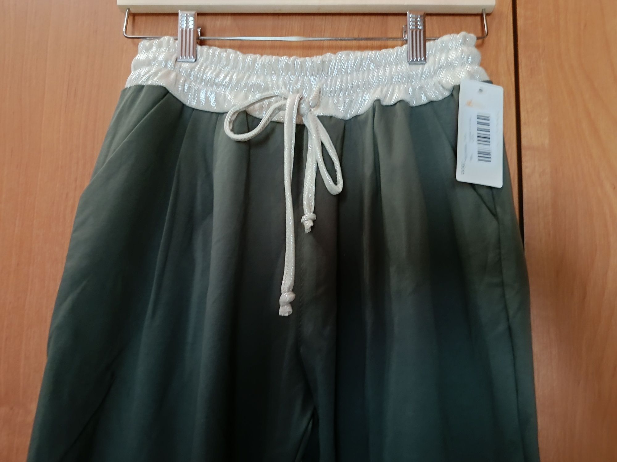 Spodnie New Collection