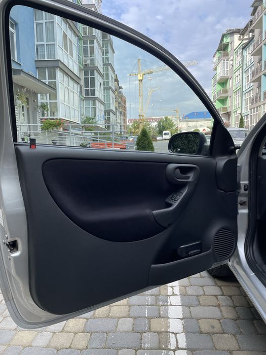 Opel Corsa C 2002 рік