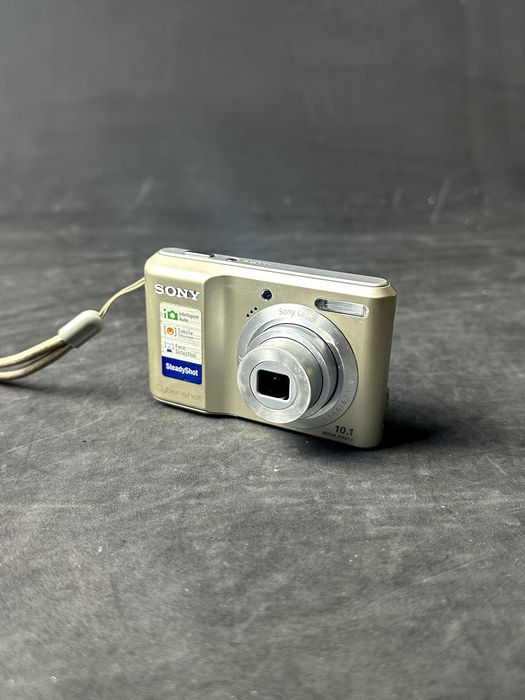 Цифровий фотоапарат. Стан як на фото повністю робочий. Повний комплект