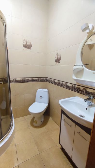 Здається 3-х. к.кв. з А/О. Центр!