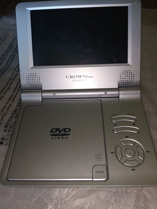 Vários leitores de DVD.