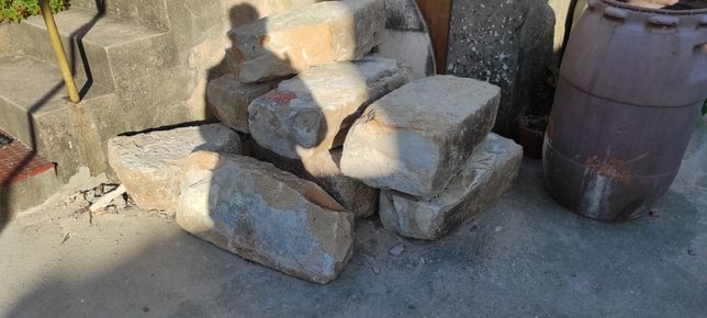Vendo pedras para muros