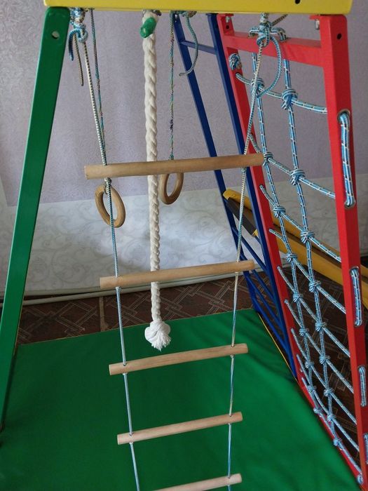 Дитячий спортивний комплекс