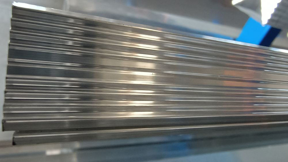 Kątownik alu ozdobny narożnik ryflowany ochronnik płytek antypoślizg