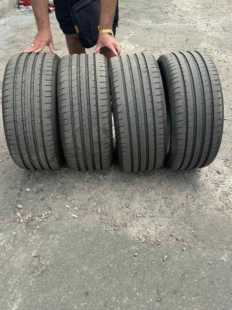 Резина радіус 18, 245/4018