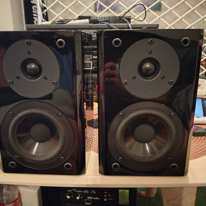 Kolumny Yamaha NX-E700  Rezerwacja