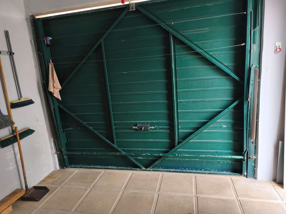 Portão basculante garagem