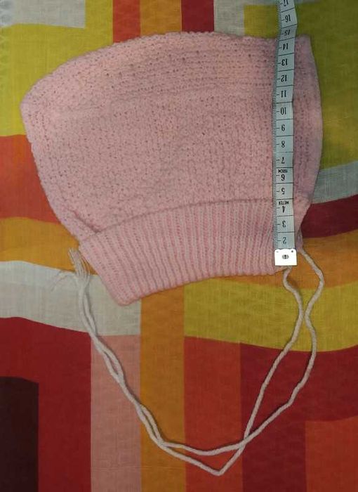 Różowa czapeczka dla niemowlaka