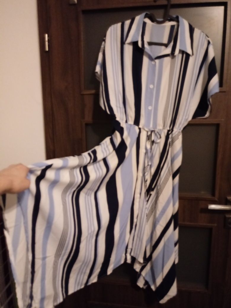 Sukienka w paski