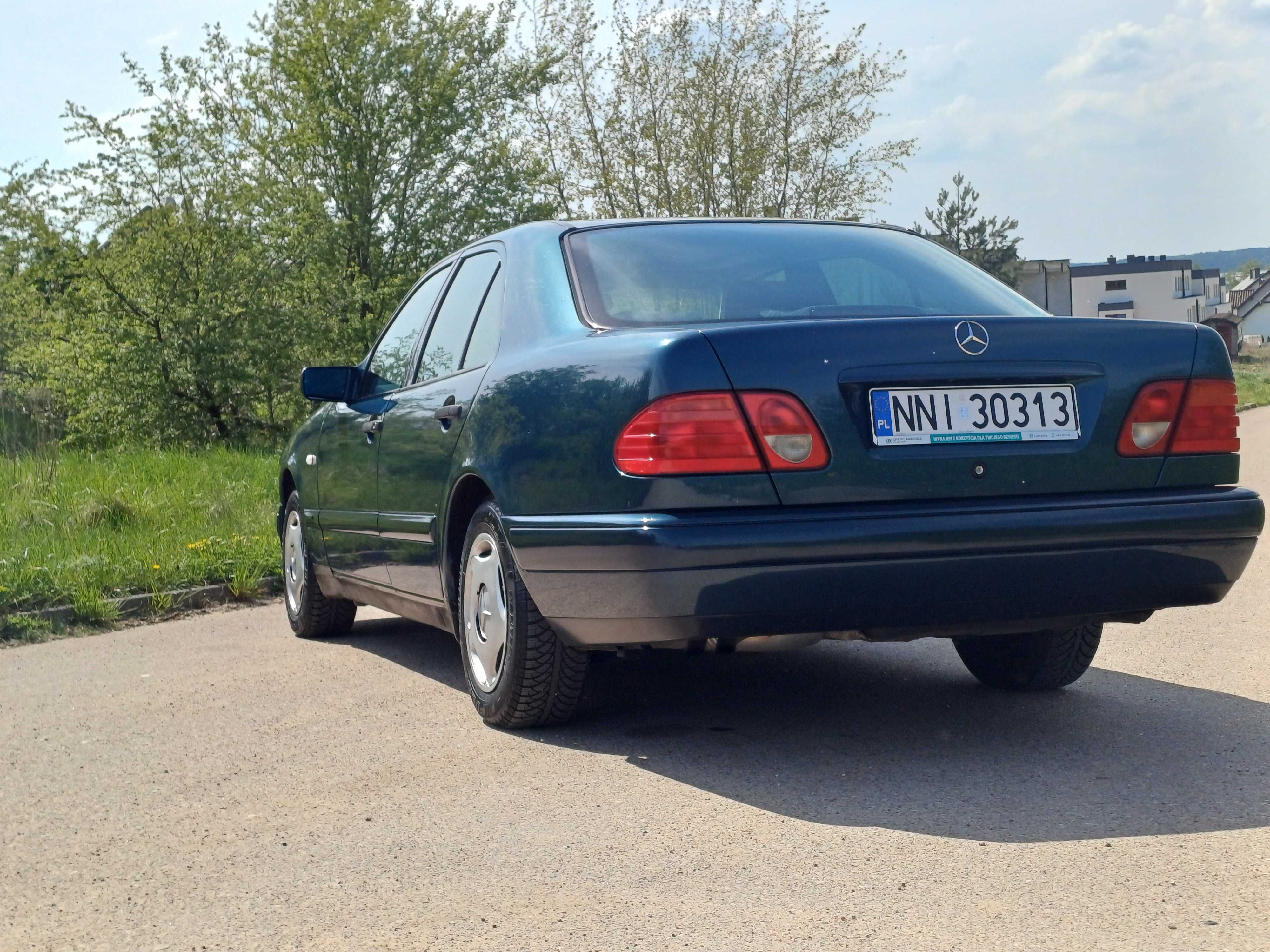 Mercedes W210.2.4 benzyna,tylko   102 tyś.przebiegu