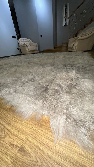 Ковёр из монгольской козы изготовленный Итальянским брендом