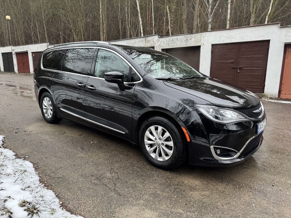 Chrysler Pacifica Touring L, 2019 LPG. 8 osobowa.