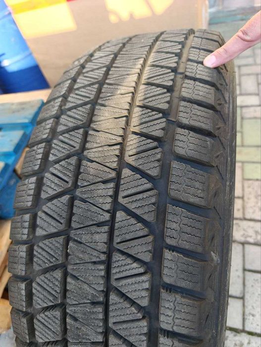 275/60 R20 Bridgestone blizzak DM-V3  шини бу зима