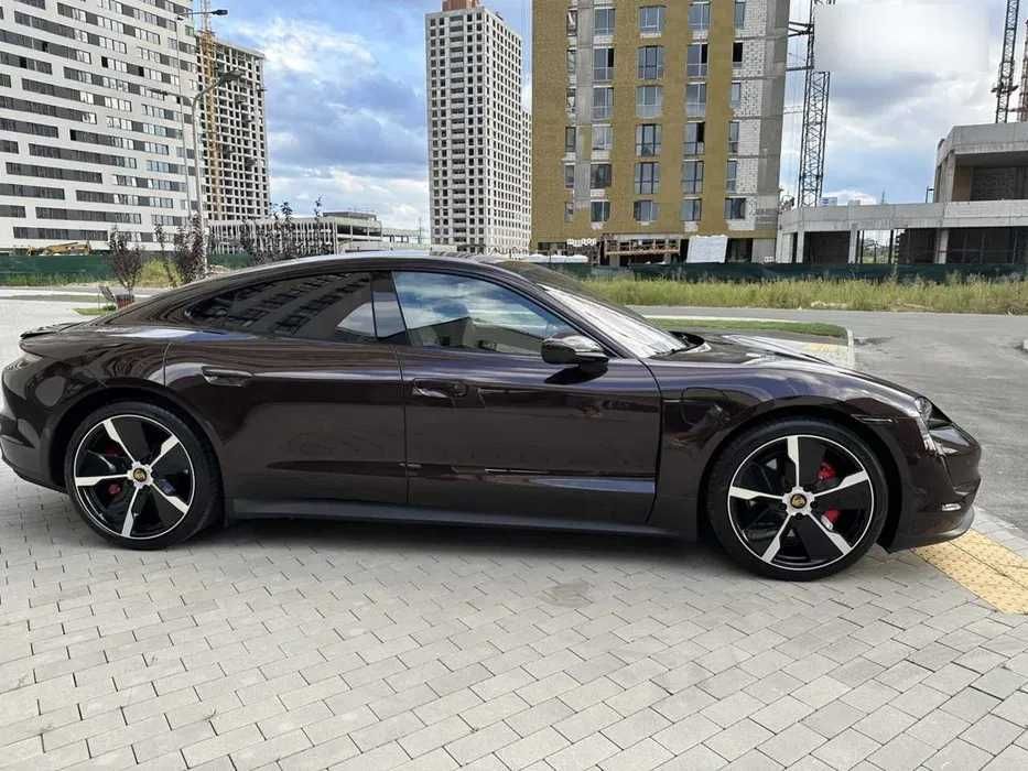 Porsche Taycan 4S 2023