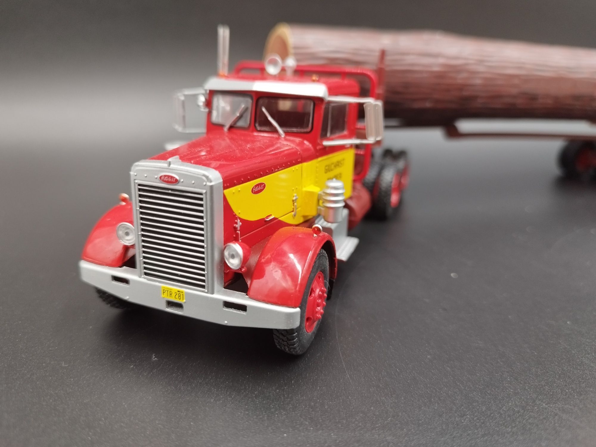 1:43 Altaya ciężarówka PETERBILT 281 model