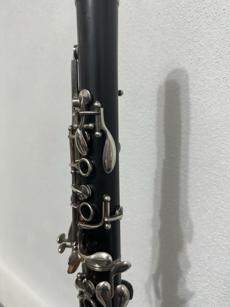Clarinete Lark restaurado com mala