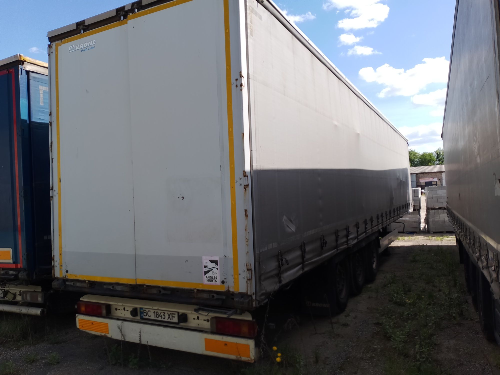 Продам напівпричіп Krone SD