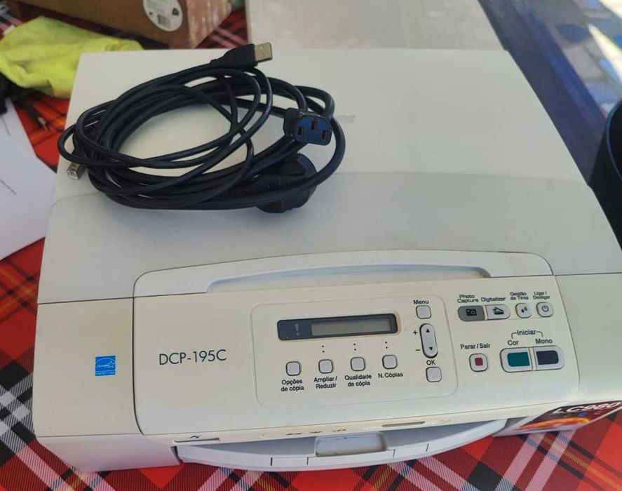 Impressora Brother DCP-195C – Excelente Estado, Pronta para Uso!