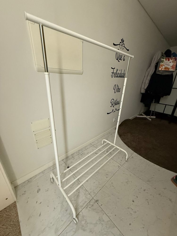 Porta cabides Charriot