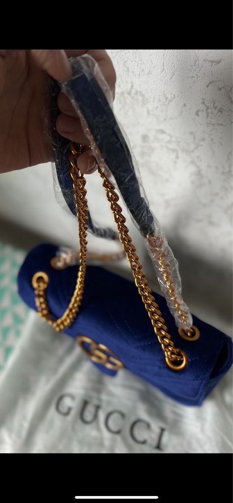 Сумка бархатная на цепочке Gucci абсолютно новая