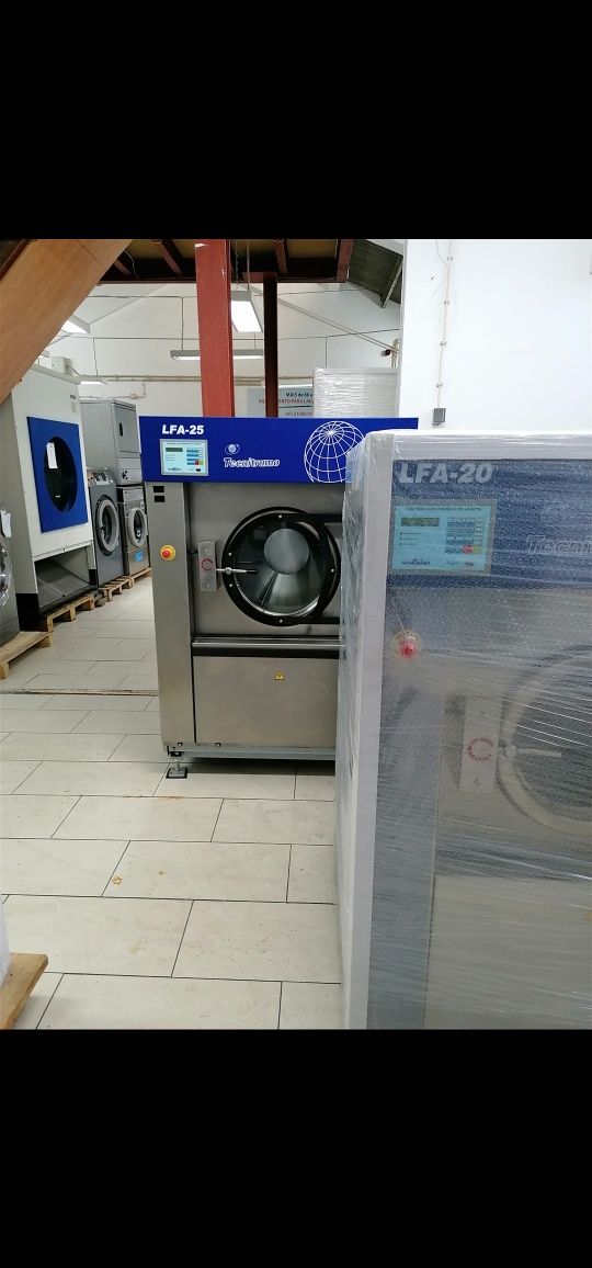 Máquina de lavar e secar roupa industrial ou Self service