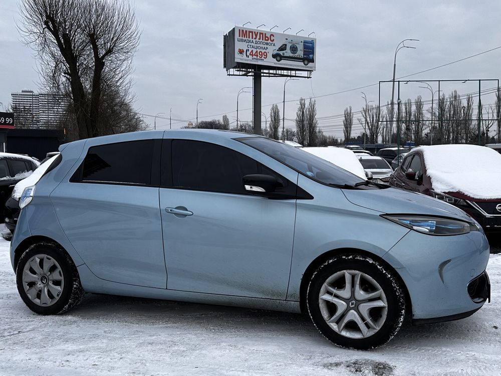 В наявності Renault Zoe 2014р. 23kwh батарея