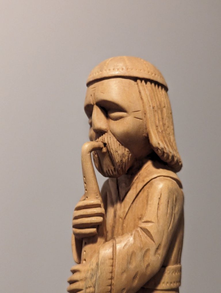 Figurki drewniane ręczne rzeźby Jezus Frasobliwy