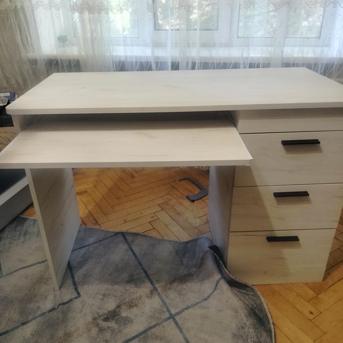 Терміново продаємо стіл письмовий колір дуб/Крафт білий