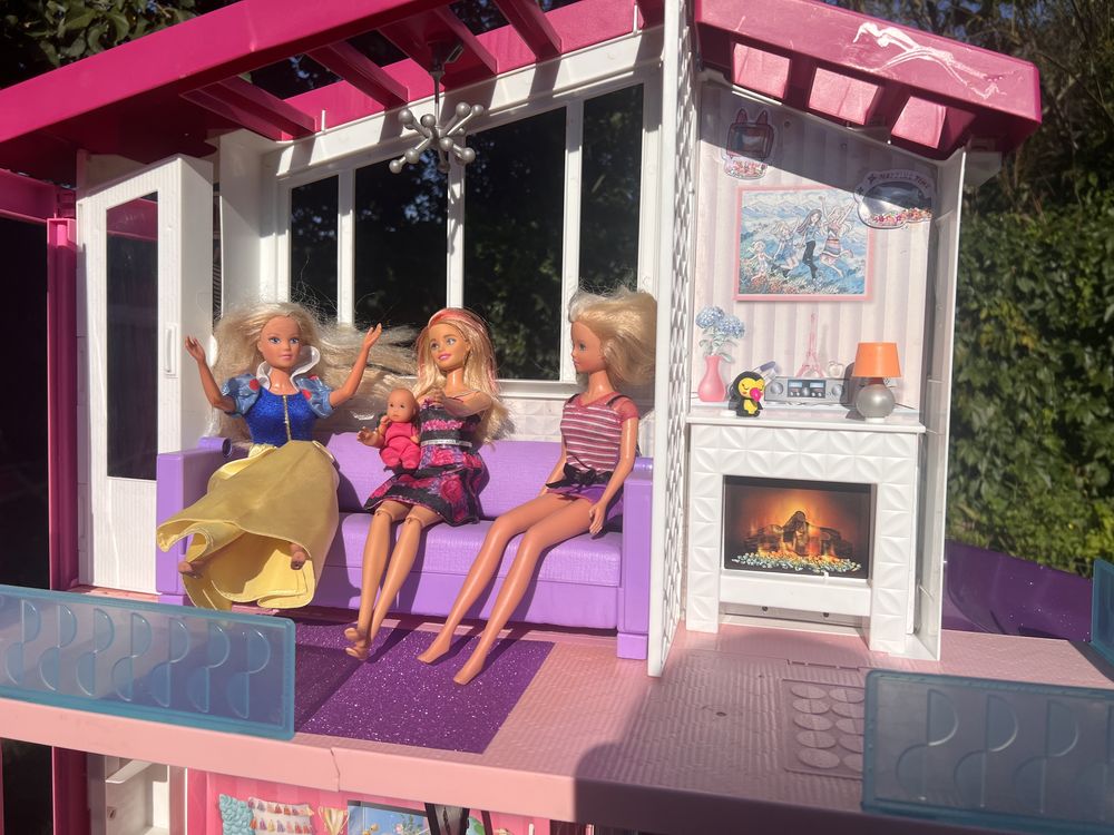 Domek z basenem Barbie
