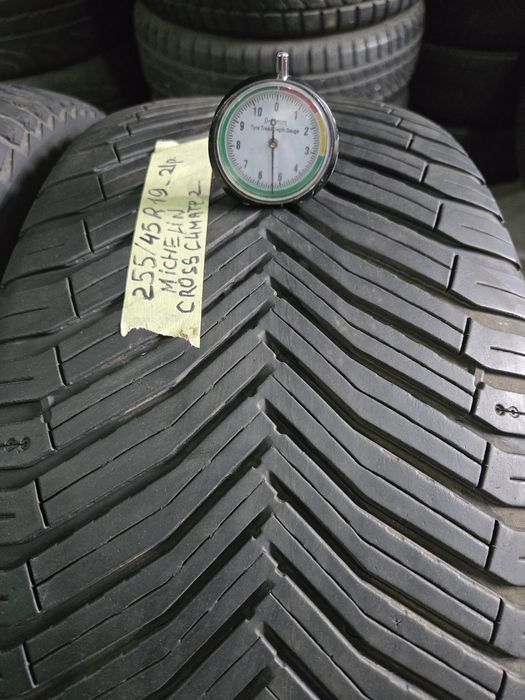255/45R19 Michelin CrossClimate 2