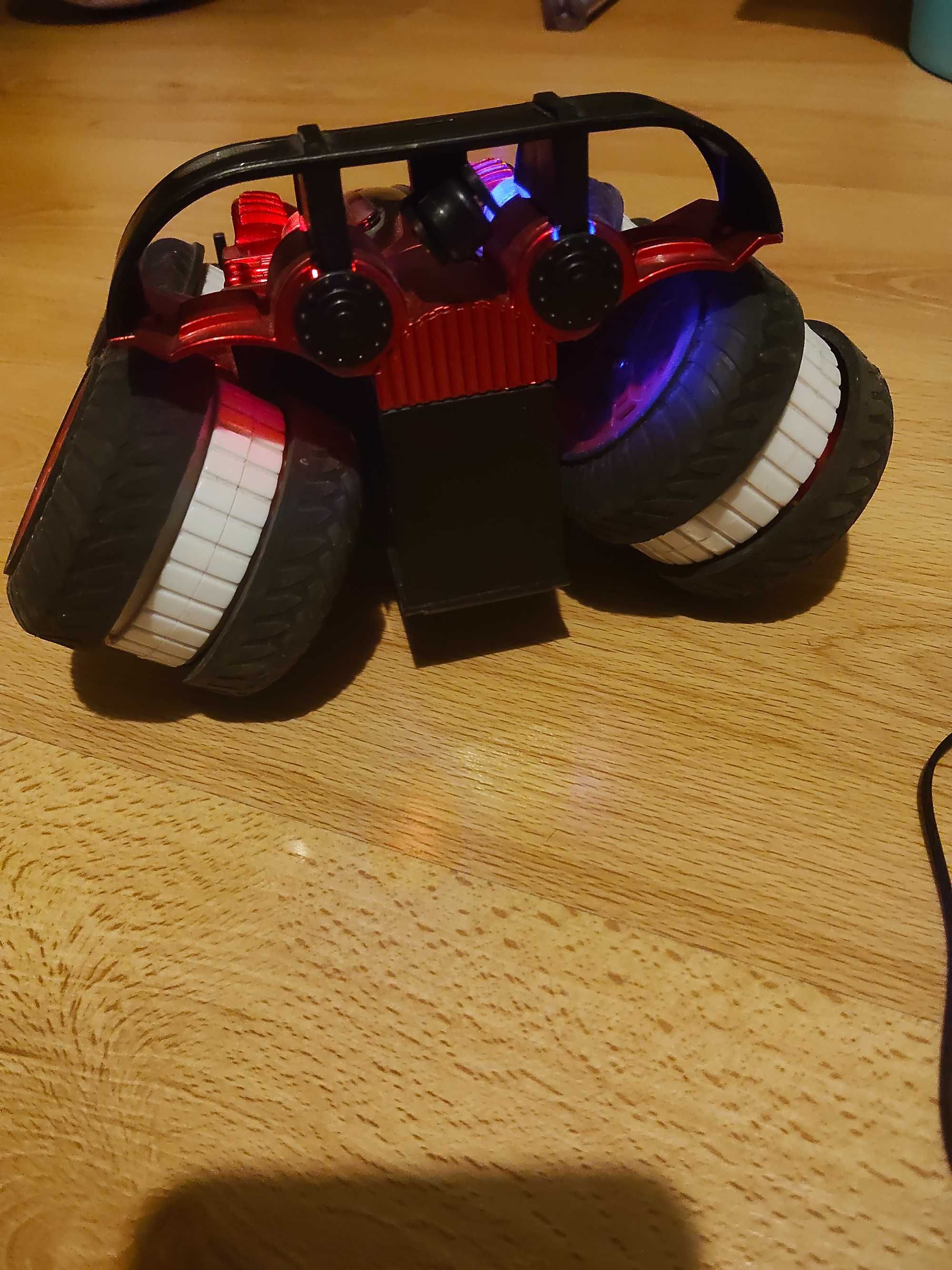 Carro telecomandado radical