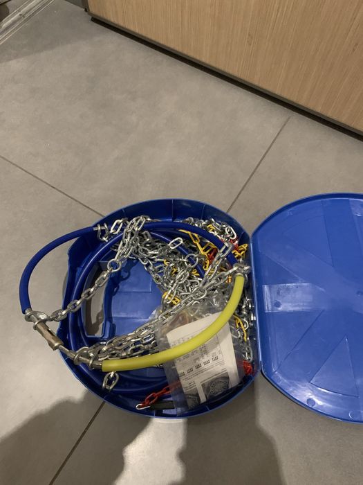 Sprzedam łańcuchy do opon 13