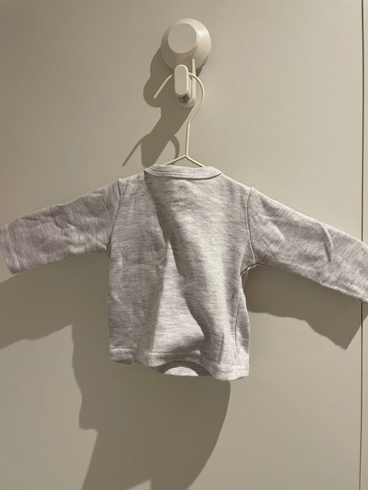 Zestaw sweter i body dla niemowlaka (+ Czapki, skarpetki i rękawiczki)