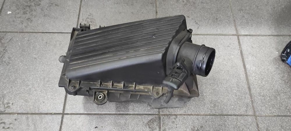 FILTR POWIETRZA OBUDOWA FILTRA VW AUDI SEAT SKODA 1.9 TDI LEON I TOLEDO II GOLF 4 BORA A3 8L
