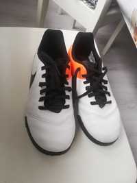 Buty piłkarskie NIKE 35,5