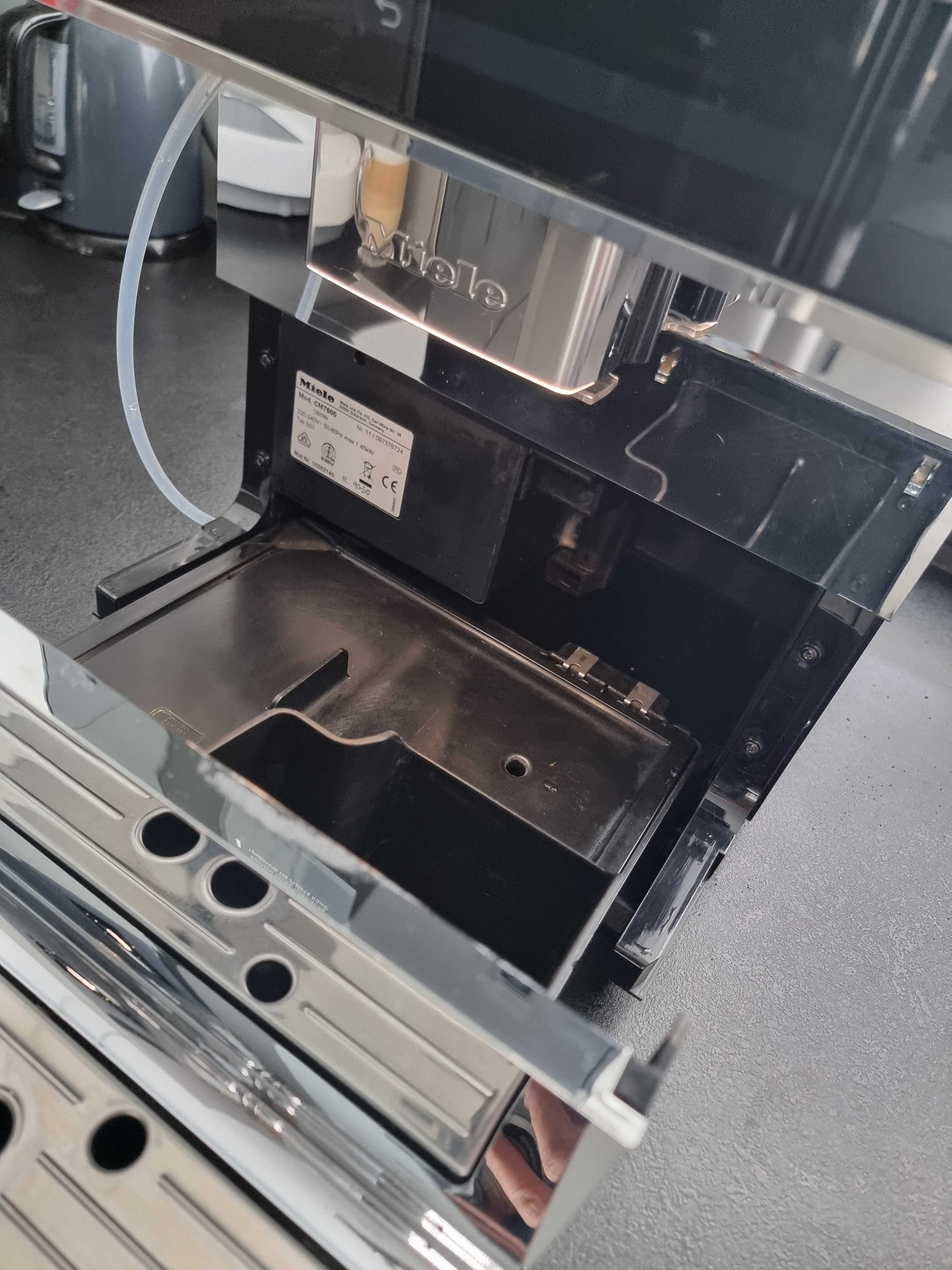 Ekspres Miele CM 7500, CM7, 1500W, OneTouch for Two,autom. czyszczenie