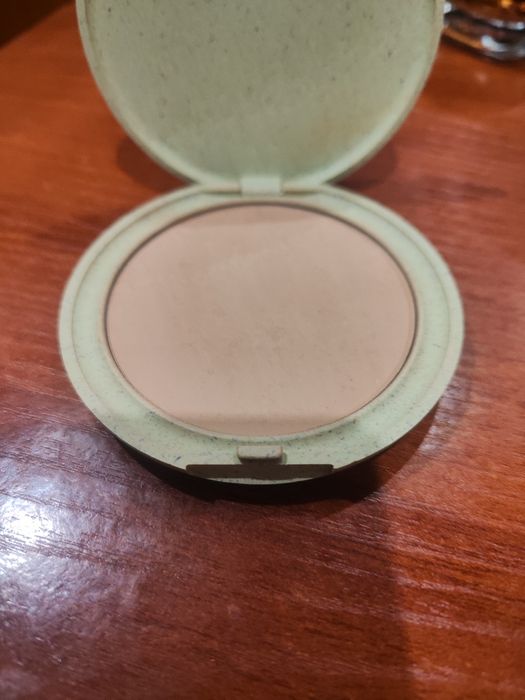 Хайлайт-пудра з матовим фінішем KIKO Milano Green Me Face Powder