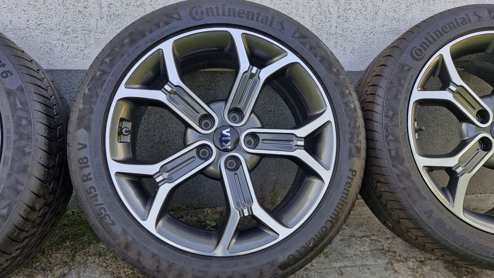 Oryginalne koła felgi Kia X ceed, 235/45 R18 Continental letnie .