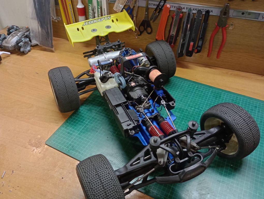 Model RC REVO 3,3 traxxas stan perfekcyjny