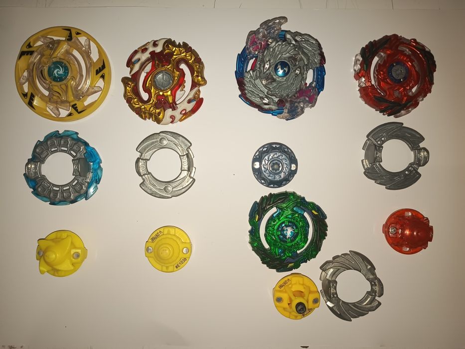 Продам Бейблейд от хасбро и фафнир от Такара Томи